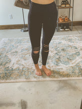 Load image into Gallery viewer, Distressed Legging